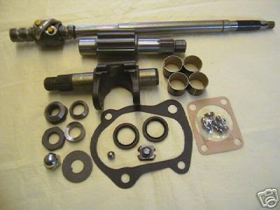 STEERING BOX REPAIR KIT
TOP WOODRUFF KEY,
STEERING SHAFT ( KEYED 537MM),
GASKET (COLUMN TO BOX),
ROCKER SHAFT(LOWER),
ROCKER SHAFT(UPPER),
LOCKING PEG,
BALL BEARING,
TOP BEARING KIT,
SIDE PLATE GASKET,
ROCKER SHAFT BUSH X 4,
ROCKER SHAFT SEAL X 2,